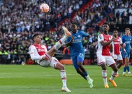 棋牌-转折点！埃因霍温防线松动，NBA总决赛今夜攻防权衡，悬念犹存，控场能力受关注(NBA防守三秒)